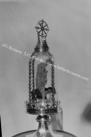 BAR CONVENT BL MARGARET CLITHERSES HAND PRESERVED IN YORK CONVENT SHELF